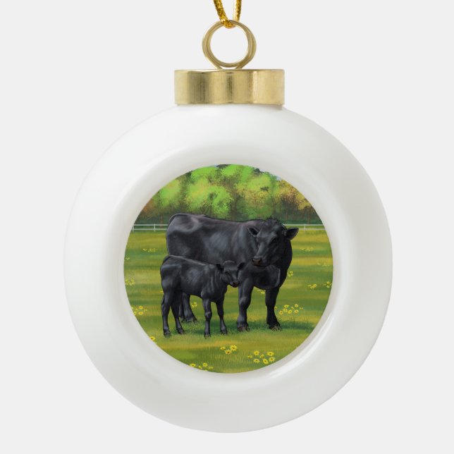 Schwarze Anguskühe und Niedliches Kalb im Sommerwe Keramik Kugel-Ornament (Vorderseite)