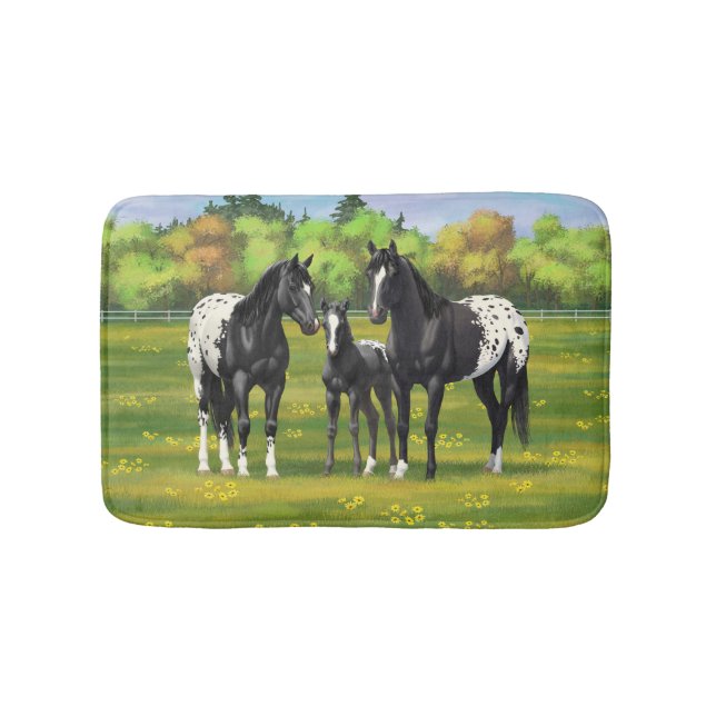 Schwarze Appaloosa Pferde im Sommer Weide Badematte (Vorderseite)