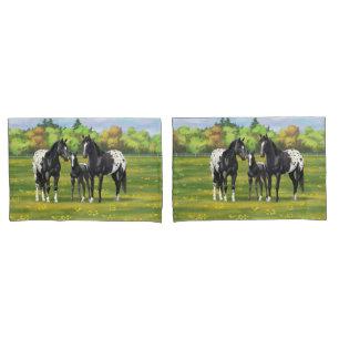 Schwarze Appaloosa Pferde im Sommer Weide Kissenbezug