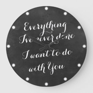Schwarze Chalkboard-Anführungszeichen für große Wanduhr