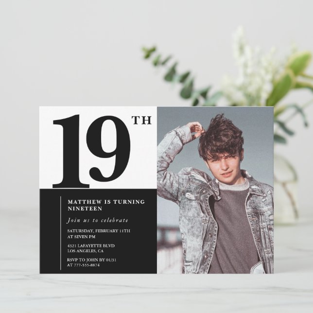 Schwarze Einladungen zum 19. Geburtstag Eleganter  (Stehend Vorderseite)