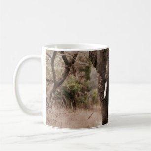 SCHWARZE ELEFANLAGE AUF BROWSAND KAFFEETASSE