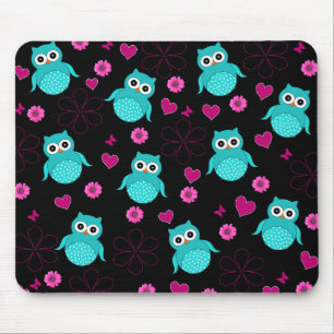 Schwarze Eulenmusterrosa-Herz-Blumen Mousepad