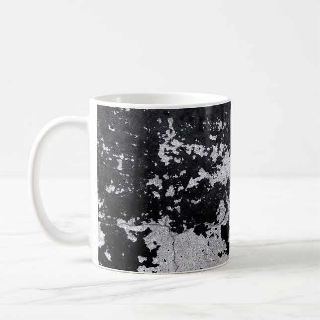 Schwarze Farbe in Chip Kaffeetasse (Links)