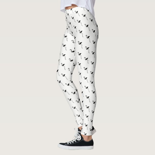 Schwarze Flamingos auf weißen Leggings (Links)