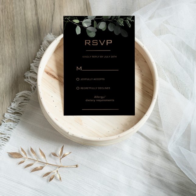 Schwarze formelle Minimalkarte Eukalyptus Wedding  RSVP Karte (Von Creator hochgeladen)