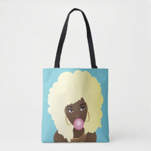 Schwarze Frau, blonde Afro, rosa Bubblegum, blau Tasche