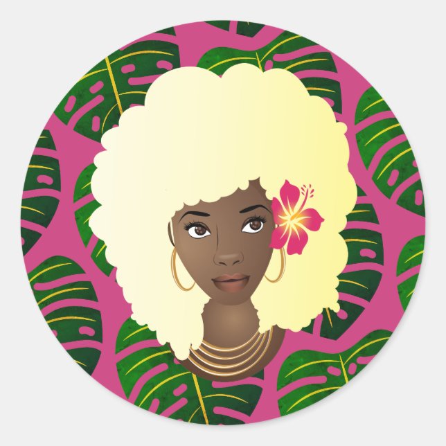 Schwarze Frau, blonde Afro, tropische Blätter, ros Runder Aufkleber (Vorderseite)