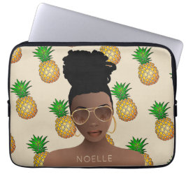 Schwarze Frau, Gold-Shades, Ananas-Muster, Beige Laptopschutzhülle