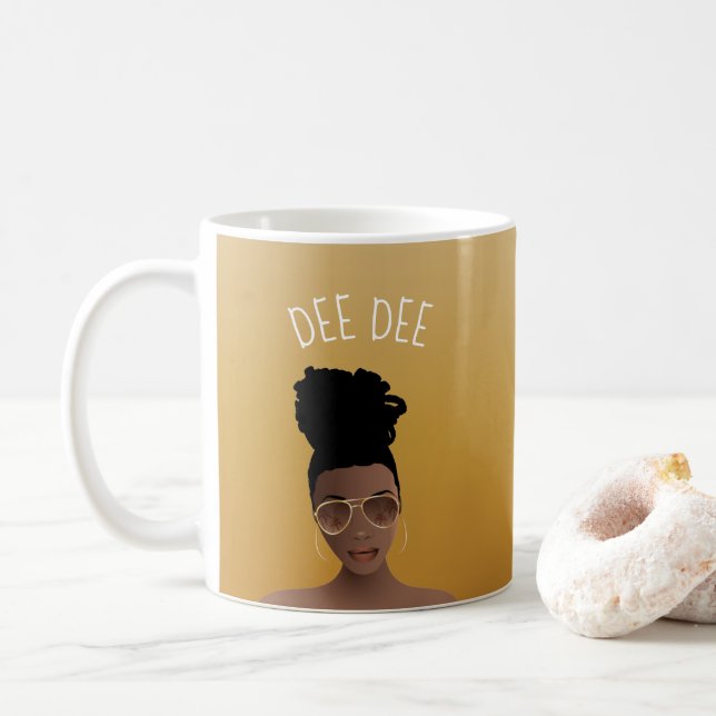 Schwarze Frau mit Gold-Shades & High Bun, Gelbes G Kaffeetasse (Mit Donut)