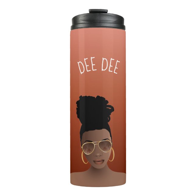 Schwarze Frau mit Gold-Shades & High Bun, Kupferbr Thermosbecher (Vorderseite)