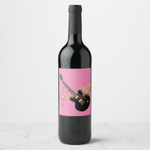 Schwarze Gitarre auf Pink Weinetikett