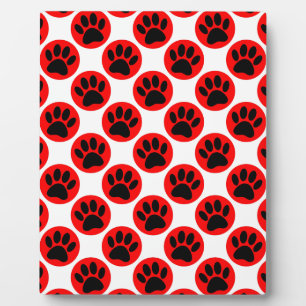 Schwarze Hundepaws in roten Polka-Punkten Fotoplatte