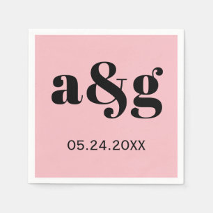 Schwarze Initialen Typografie auf rosa Hochzeit Serviette