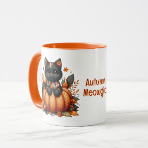 Schwarze Katze auf Kürbis mit Herbstquiltmuster Tasse