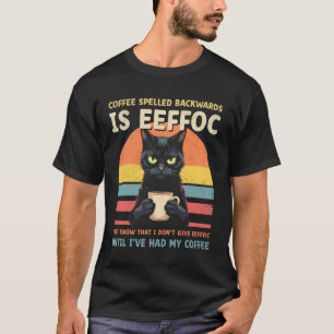 Schwarze Katze, die Kaffee trinkt, rückwärts buchs T-Shirt