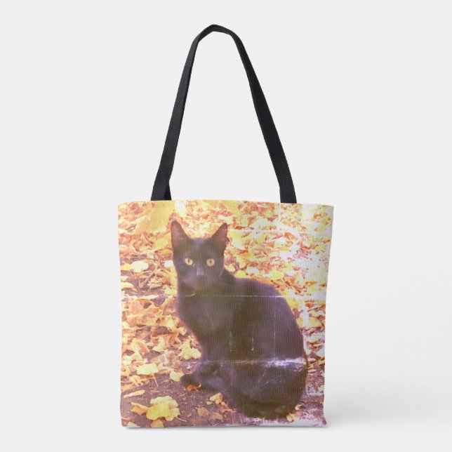 Schwarze Katze im Herbst-Foto Tasche (Rückseite)