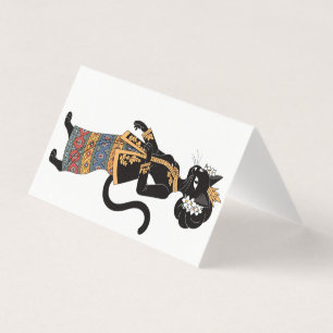 Schwarze Katze in traditioneller Batik-Kebaya-Kuns
