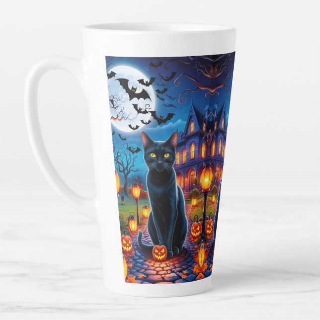 Schwarze Katze in verzauberter Halloween-Landschaf Milchtasse (Links)