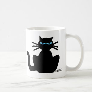 Schwarze Katze mit blauen Augen sitzend Staring Kaffeetasse