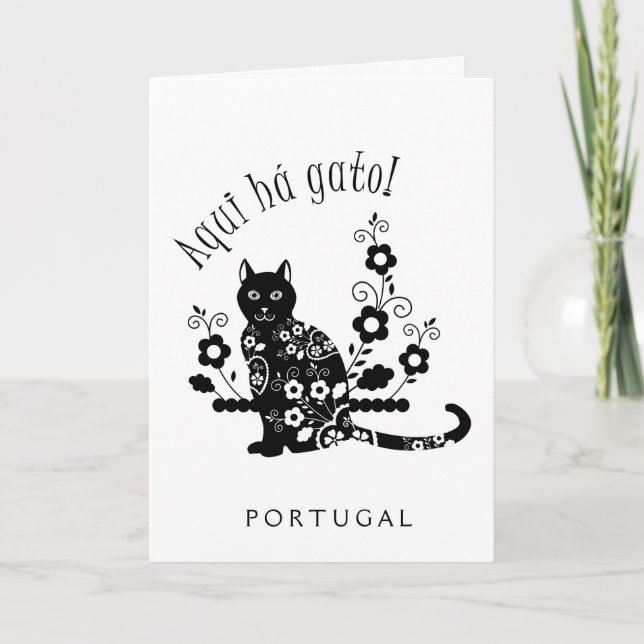 Schwarze Katze mit Blume und portugiesischer Auspr Karte (Vorderseite)
