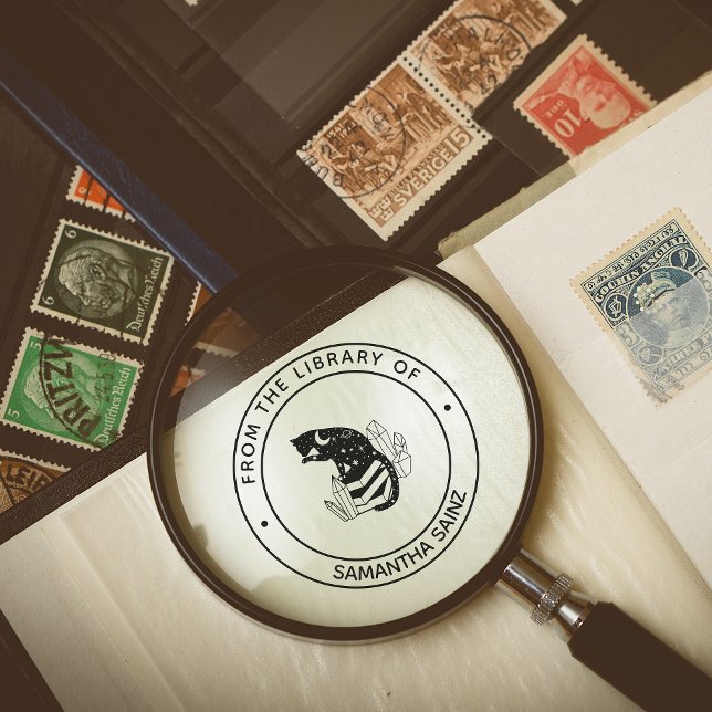 Schwarze Katze mit Kristallen aus der Bibliothek d Gummistempel (Von Creator hochgeladen)