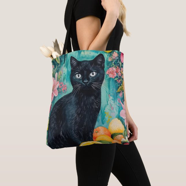 Schwarze Katze mit Obst Tasche (Von Nahem)
