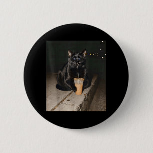 Schwarze Katze trinkt Eiskaffee Lustiger Katzenlie Button