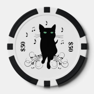 Schwarze Katze umgeben von flüsternden Noten der M Pokerchips