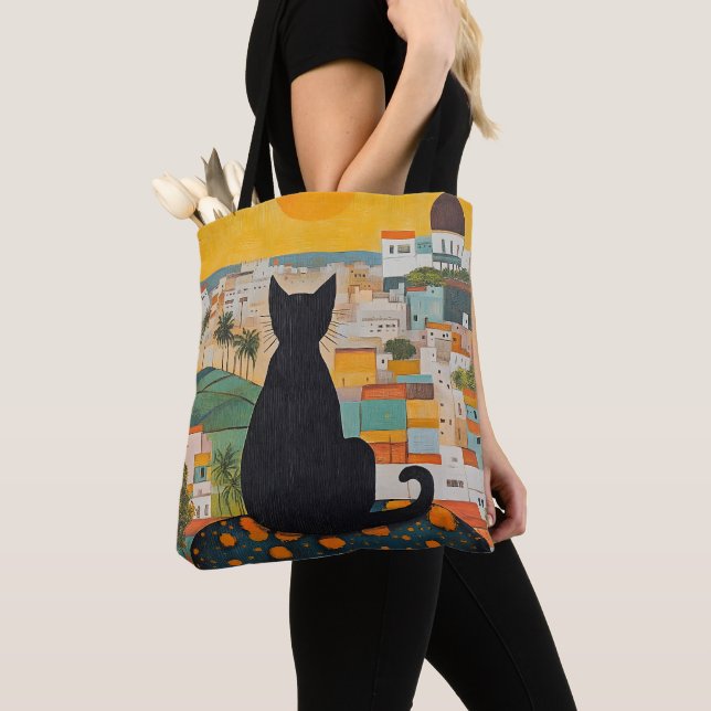 Schwarze Katze und schöne Stadt Tasche (Von Nahem)