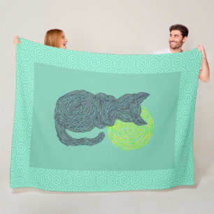 Schwarze Katze Z und das Fleecedecke