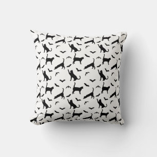 Schwarze Katzen und Fledermäuse Minimalmuster Hall Kissen