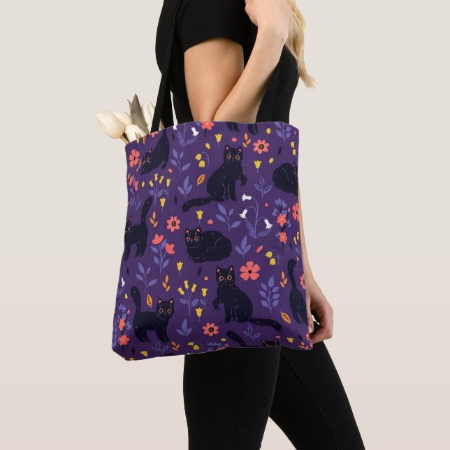 Schwarze Katzen und Wildblumen-Muster Tasche (Von Nahem)