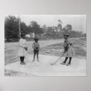 Schwarze Kinder, die Golf-Fotografie spielen Poster