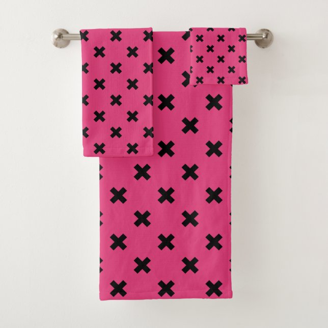 Schwarze Kreuzstiche auf Fuchsia Badhandtuch Set (Insitu)