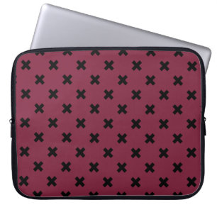 Schwarze Kreuzstiche auf Maulbeeren Laptopschutzhülle