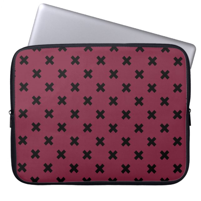 Schwarze Kreuzstiche auf Maulbeeren Laptopschutzhülle (Vorderseite)
