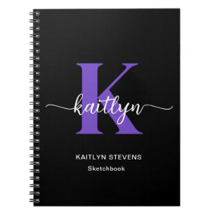 Schwarze lila Schrift Monogramm Notizblock