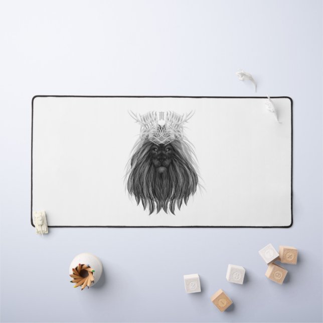 Schwarze Löwe mit Antlerkrone und Monogramm Schreibtischunterlage (Kindertisch)
