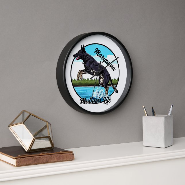 Schwarze Malinois im Wasser Uhr (Büro)