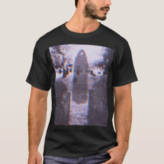 Schwarze Manschette im Friedhof T-Shirt