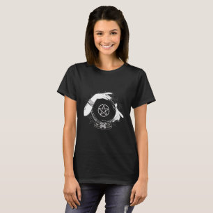Schwarze mystische Wahrsagerin Mystischer Kristall T-Shirt