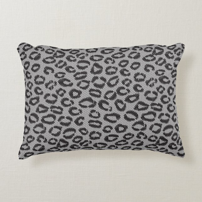 Schwarze Nettospitze mit Leopardmuster auf Weiß Dekokissen (Vorderseite)