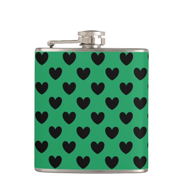 Schwarze Polka Herzen auf Kelly Green Flachmann (Vorderseite)