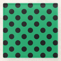 Schwarze Polka Punkte auf frisch grünem