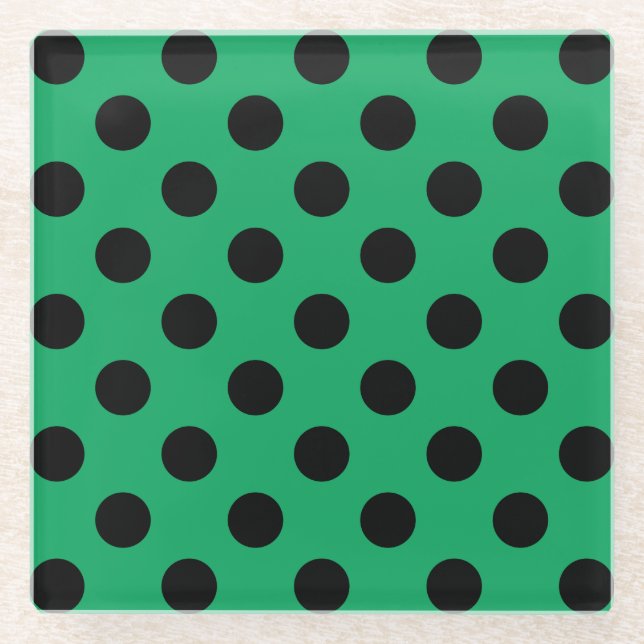 Schwarze Polka Punkte auf frisch grünem Glasuntersetzer (Vorderseite)