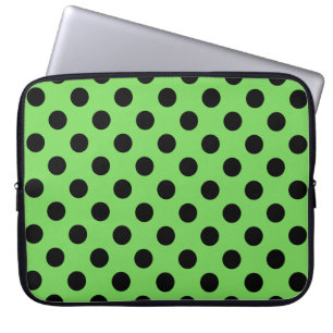 Schwarze Polka-Punkte auf Kalkgrün Laptopschutzhülle
