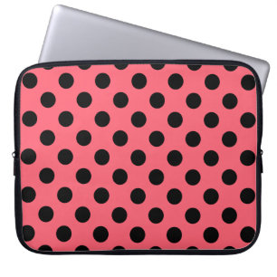 Schwarze Polka Punkte auf Korallen Laptopschutzhülle
