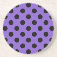 Schwarze Polka-Punkte auf Lavendel