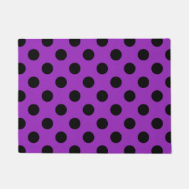 Schwarze Polka Punkte auf lila Fußmatte